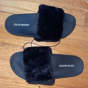 NEVER WORN Steve Madden Slippers
